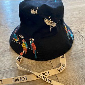 LOEWE Logo-patch parrot-print bucket hat, Black